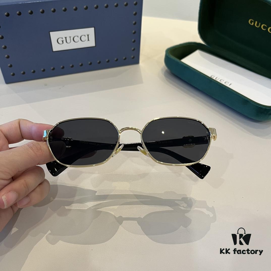 6931ab6bccd8ab3d7af9fc7d Gucci New Heavyweight Women's Sunglasses with Large Frame and 3D Design for Flattering Facial Contour