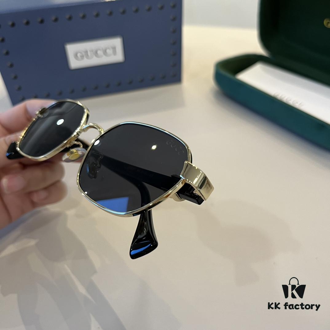 6931ab6bccd8ab3d7af9fc7f Gucci New Heavyweight Women's Sunglasses with Large Frame and 3D Design for Flattering Facial Contour