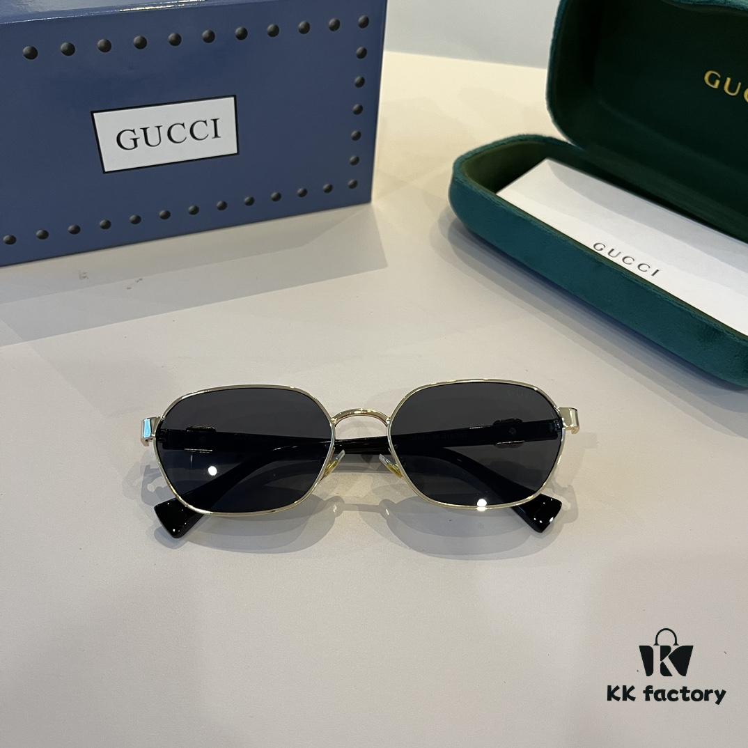 6931ab6bccd8ab3d7af9fc81 Gucci New Heavyweight Women's Sunglasses with Large Frame and 3D Design for Flattering Facial Contour