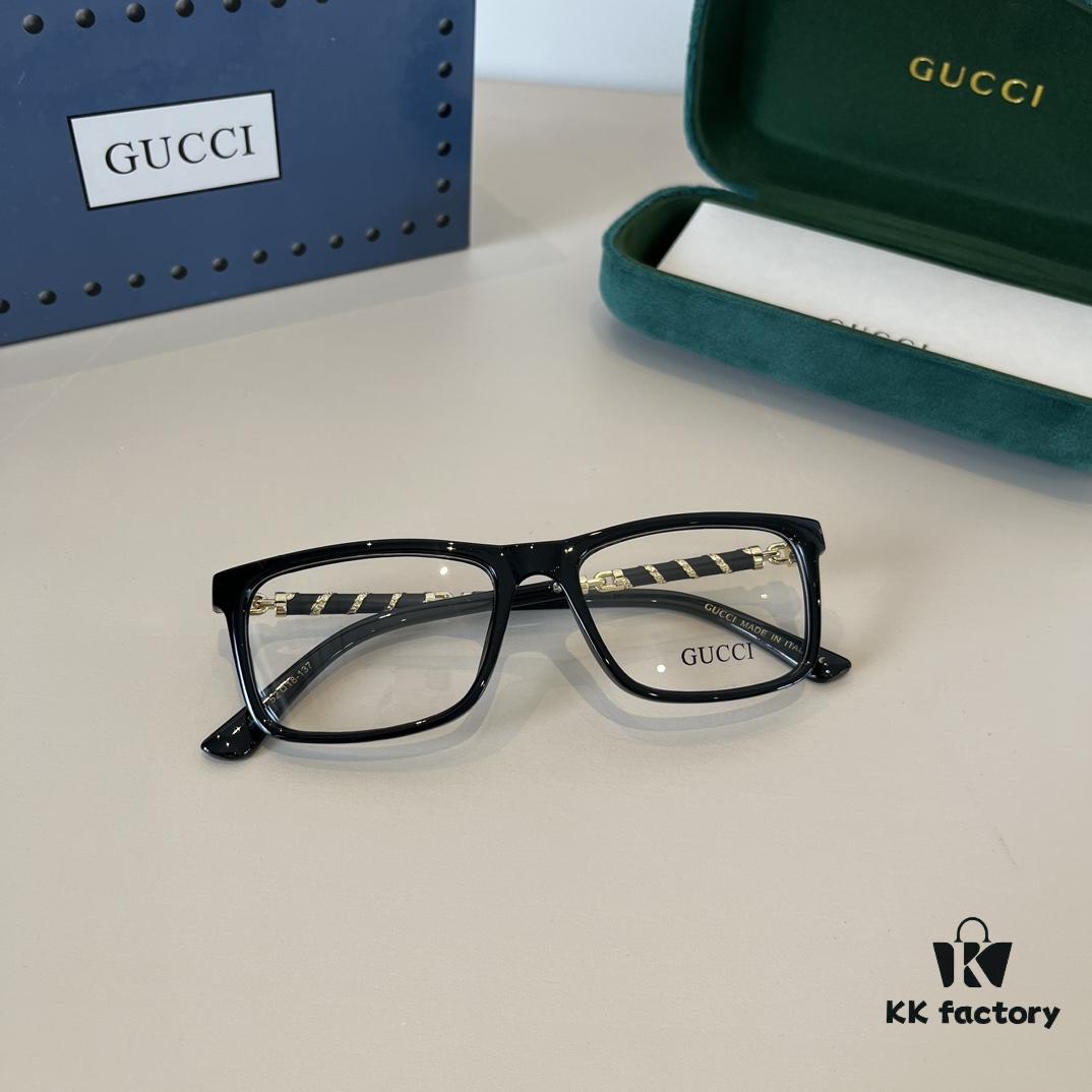 Optical Glasses, Natural Look Essential