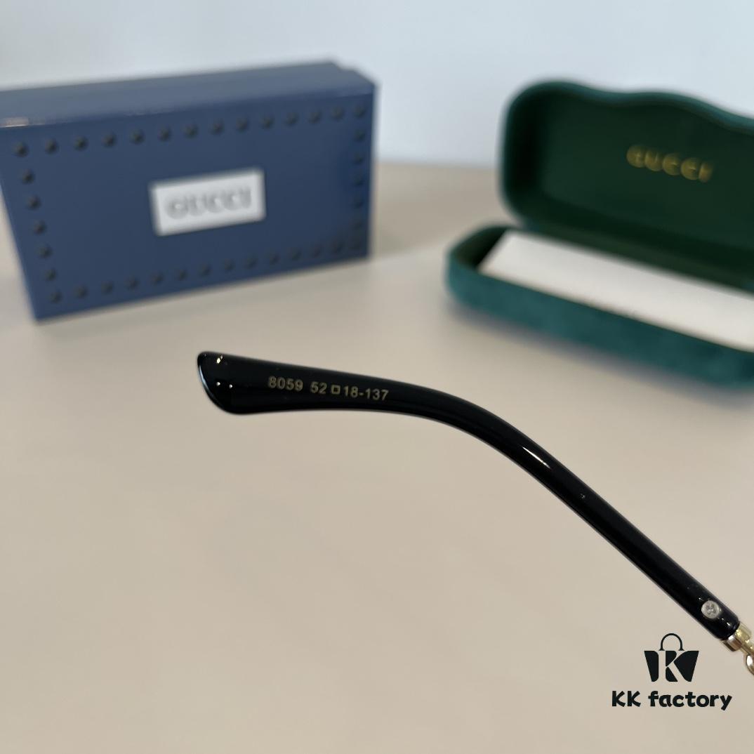 Optical Glasses, Natural Look Essential