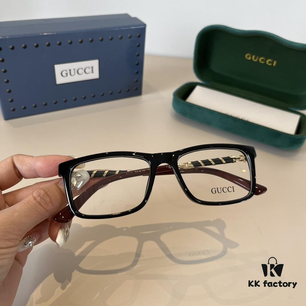 6931ab9dccd8ab3d7af9ff69 Optical Glasses, Natural Look Essential