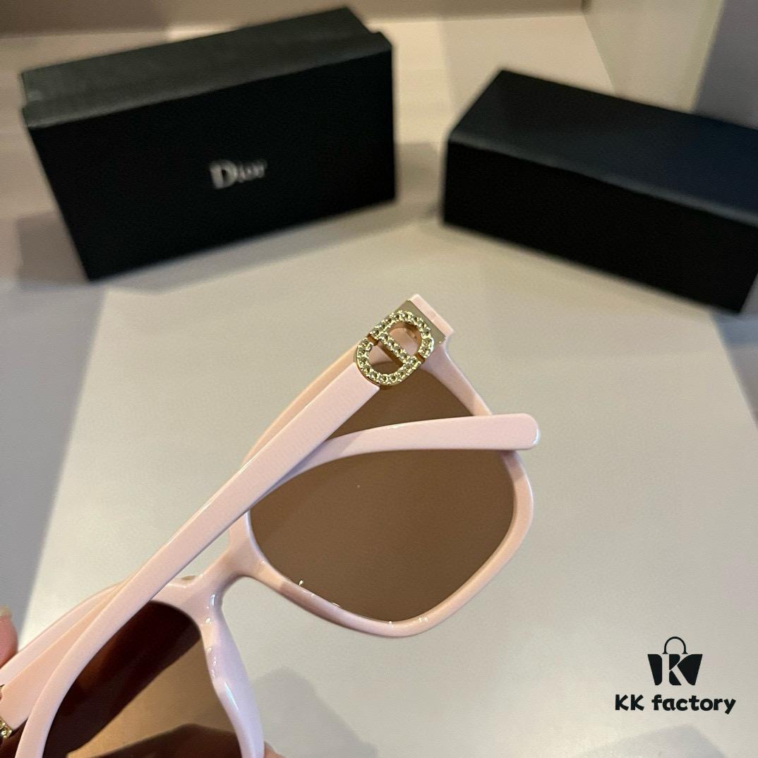 Dior Sunglasses, Lightweight and Comfortable, Oversized Face-Framing Design