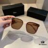 Dior Sunglasses, Lightweight and Comfortable, Oversized Face-Framing Design