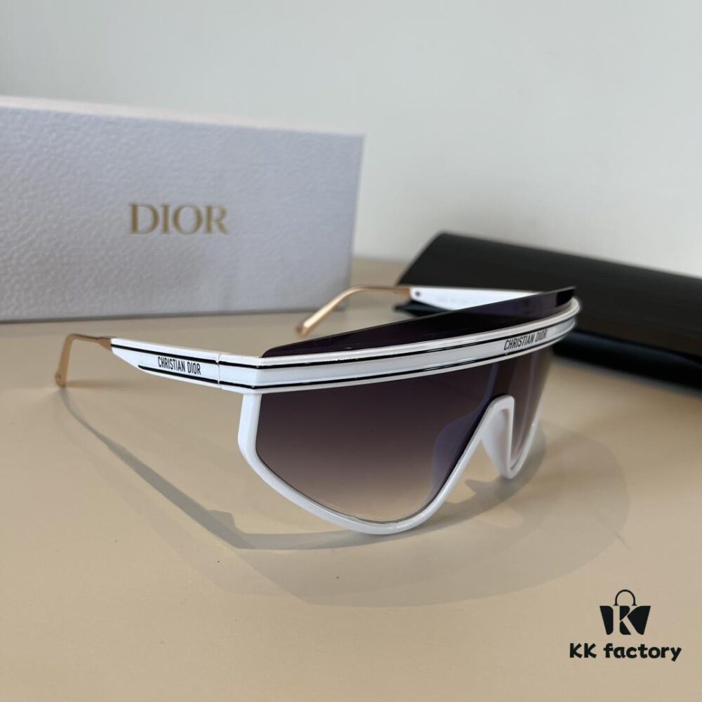 6931abcdccd8ab3d7afa0248 DIOR Sunglasses Liu Yangxin Yang Caiyu Same Style DIORCLUB M2