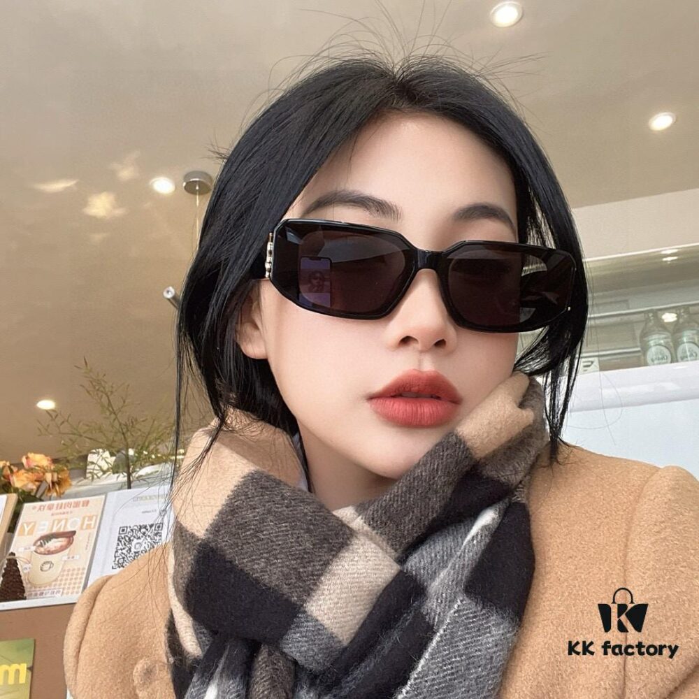 YSL / Saint Laurent Women's Cat-Eye Fashion Sports Blue Light Blocking Sunglasses