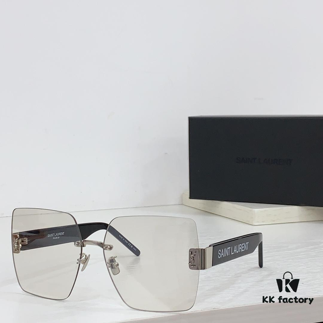 140 SAINT LAURENT MOD: 514 Size: 62x15-140