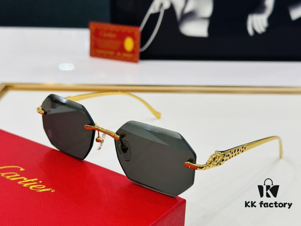 6931ac6eccd8ab3d7afa0bfb Cartier CT0524S Size: 56□17-130 Fashion Casual Sunglasses