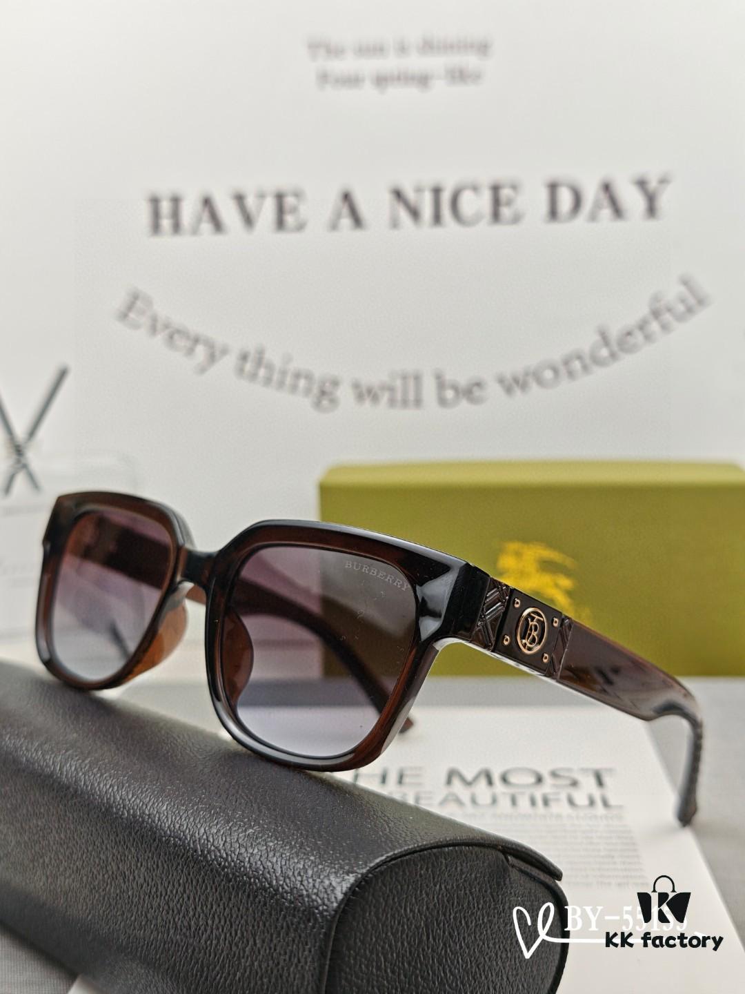 6931acd0ccd8ab3d7afa11cd Burberry | Polarized Sunglasses with TR Frame, Lightweight and Comfortable – Model 55155