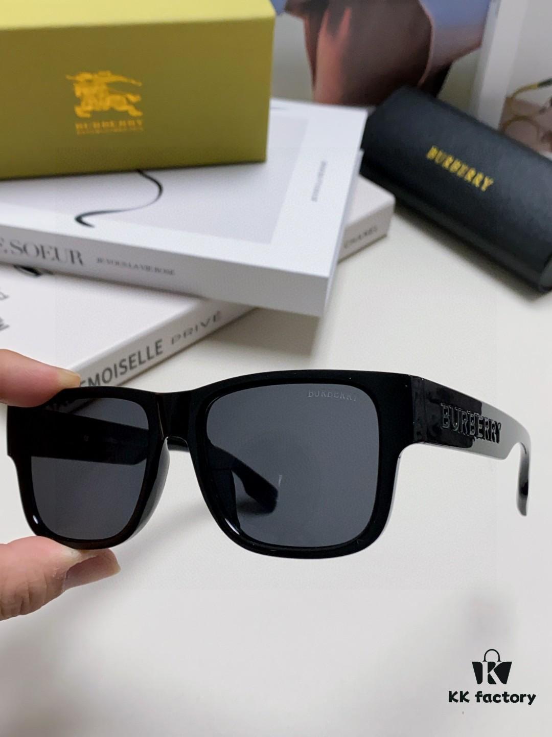 6931ace5ccd8ab3d7afa12e0 🆕 BURBERRY Burberry - Temple LOGO Has Become the Trendiest Fashion Element