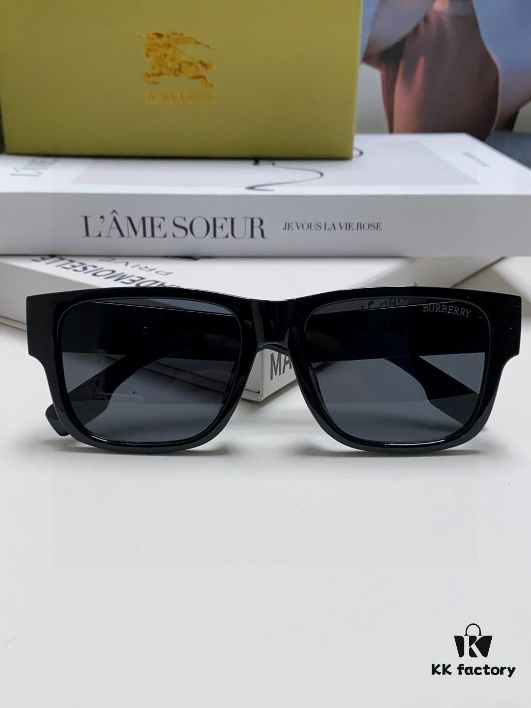 6931ace5ccd8ab3d7afa12e1 🆕 BURBERRY Burberry - Temple LOGO Has Become the Trendiest Fashion Element