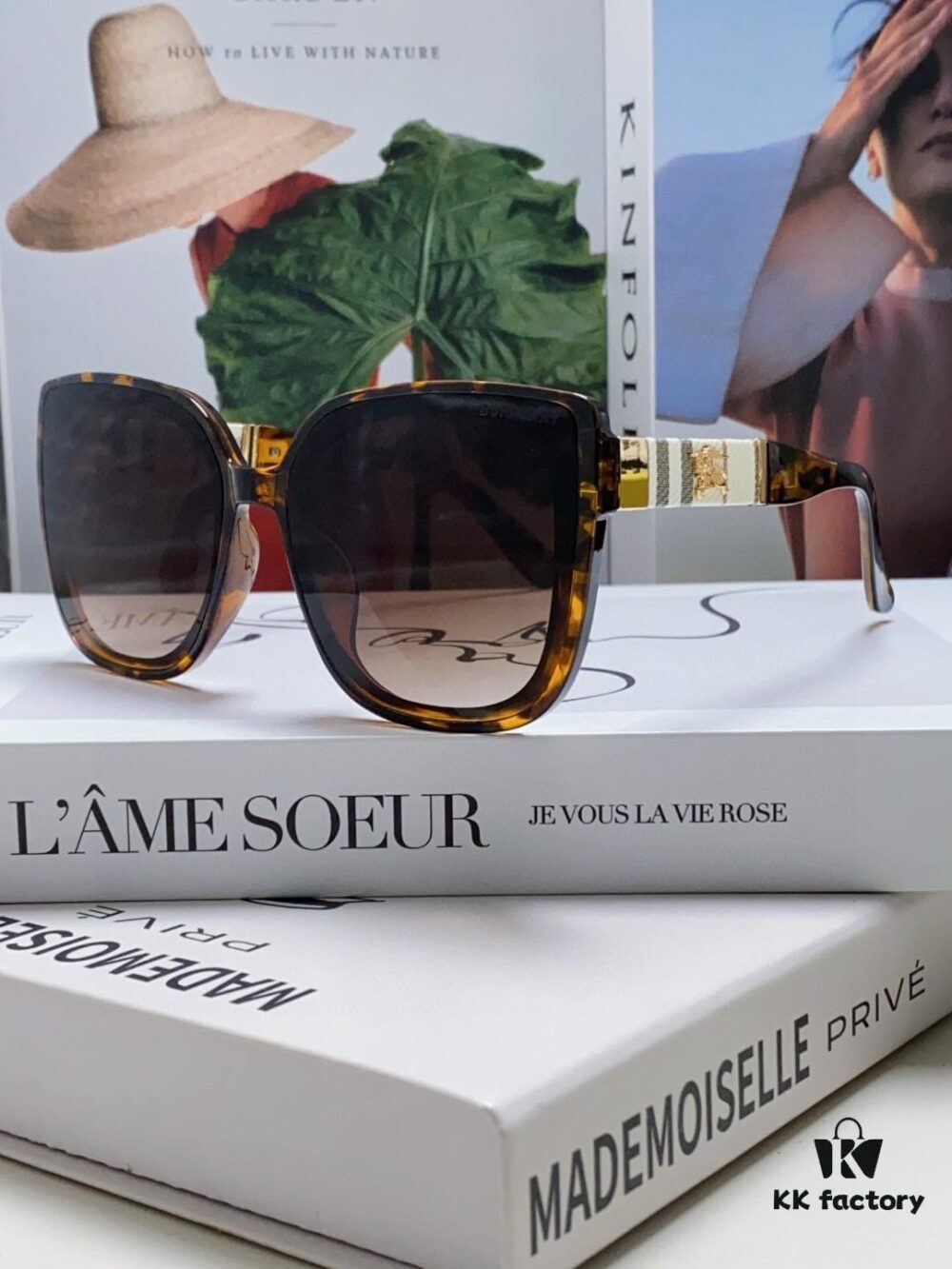 Burberry 2024 New Korean-Style Oversized Wide-Leg Stylish Fast Fashion Nobility Unisex Sunglasses, Slimming Trendy Sun Glasses with Horse Logo and Classic Plaid Design