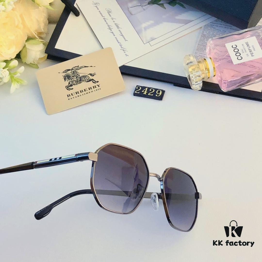 6931ad32ccd8ab3d7afa176c Burberry Metal Frame Sunglasses Unisex Small Frame UV Protection for Summer Beach Travel Driving Stylish High-End Eyewear