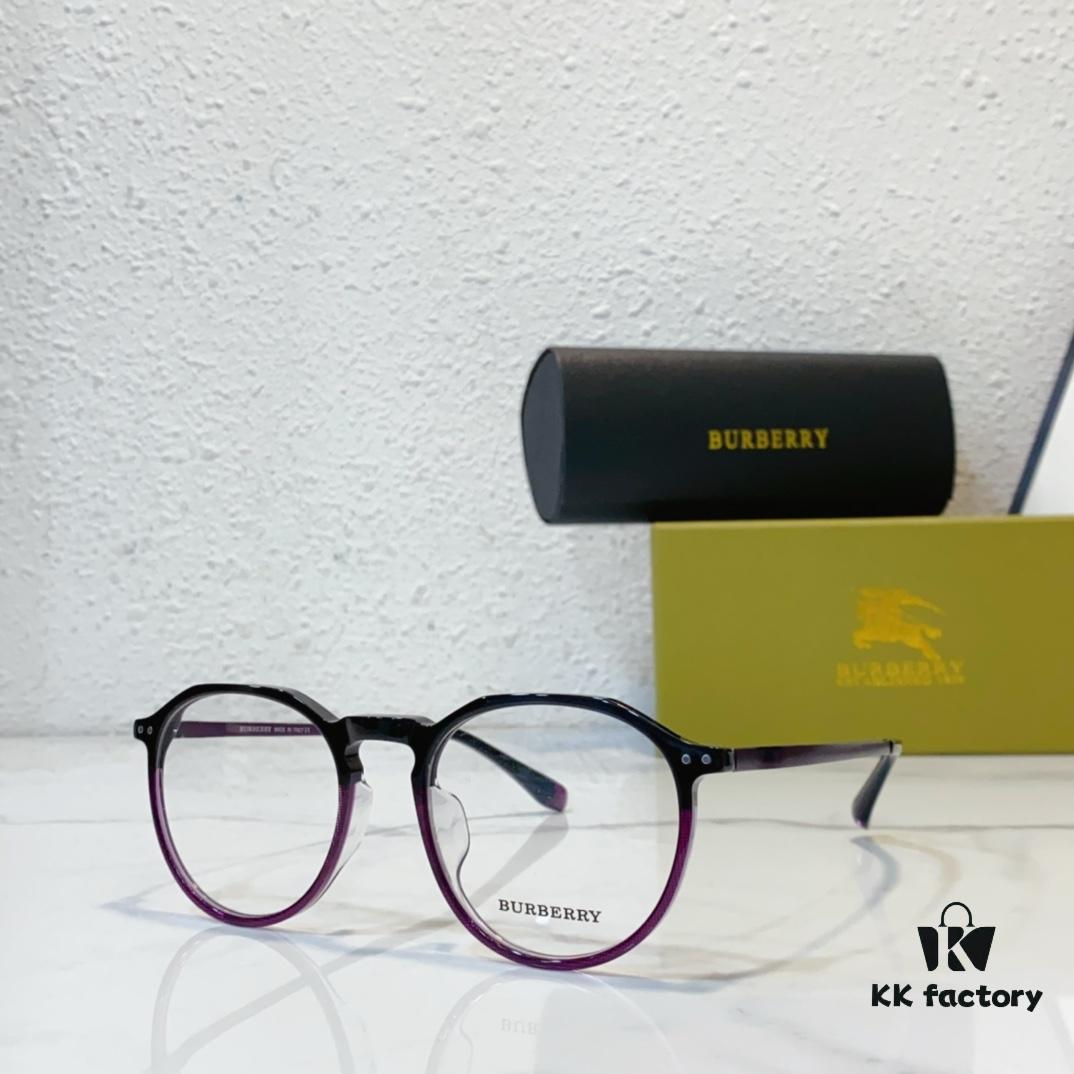 BURBERRY Sunglasses