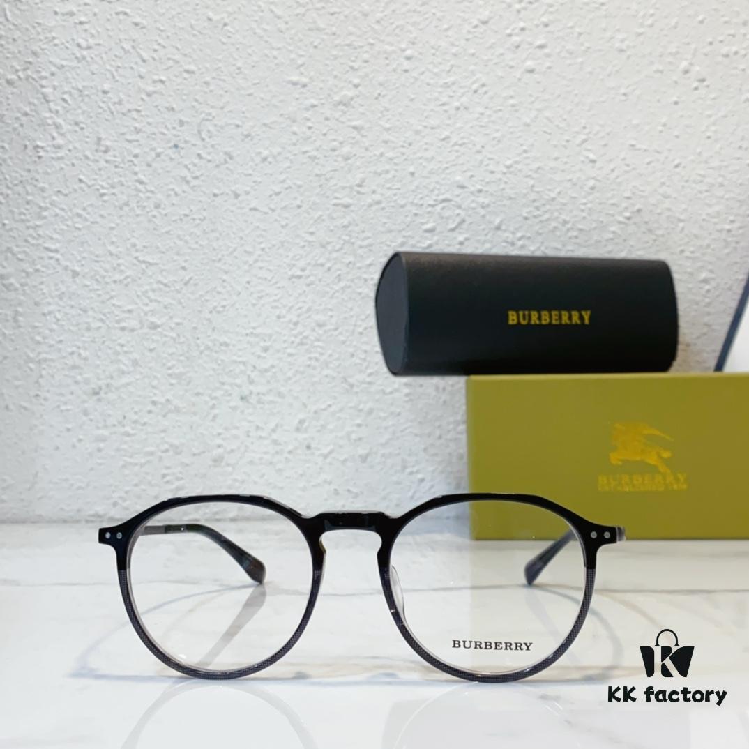 BURBERRY Sunglasses