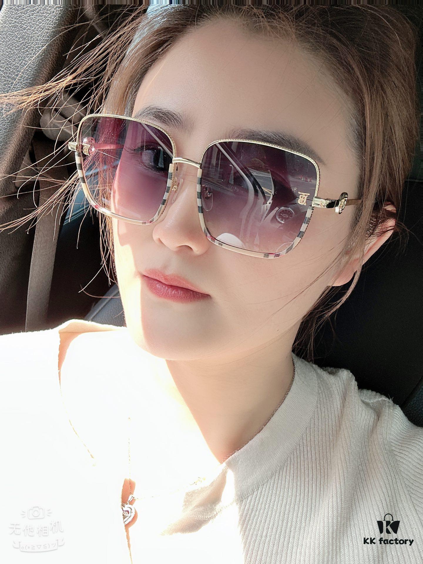 6931ad6eccd8ab3d7afa1ae6 Trendy Burberry BE3129 Model – A Must-Have Accessory! TB Logo Design Now Available, Effortlessly Stylish with Any Outfit