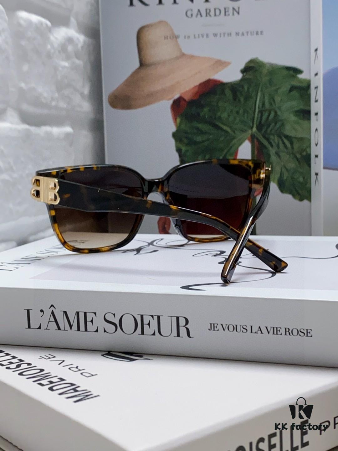 6931ad83ccd8ab3d7afa1c29 Balenciaga Square Retro Sunglasses with Gold BB Logo and Folding Hinges