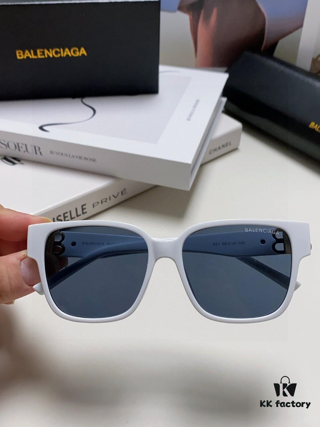 6931ad84ccd8ab3d7afa1c37 Balenciaga BALENCIAGA Square Retro Fashion Sunglasses with Gold BB Logo and Folding Hinge