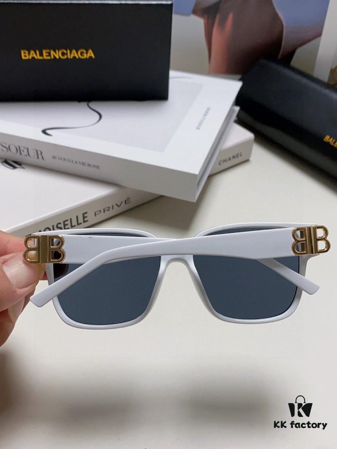 6931ad84ccd8ab3d7afa1c38 Balenciaga BALENCIAGA Square Retro Fashion Sunglasses with Gold BB Logo and Folding Hinge