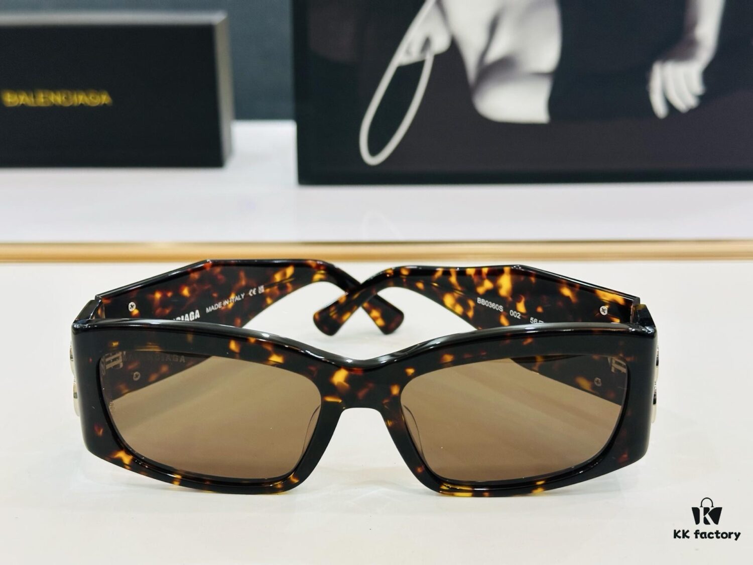 6931ad85ccd8ab3d7afa1c4e BALENCIAGA Balenciaga BB0360S Size 56 Temple 19-130 Stylish and Versatile Sunglasses