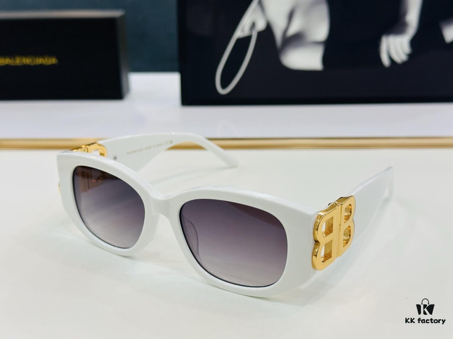 6931ad86ccd8ab3d7afa1c64 BALENCIAGA Balenciaga BB04003 Size: 54□18-130 Unique and Exceptional Design Instantly Appealing Versatile Stylish Look D Universal Fashion High-Quality Sunglasses
