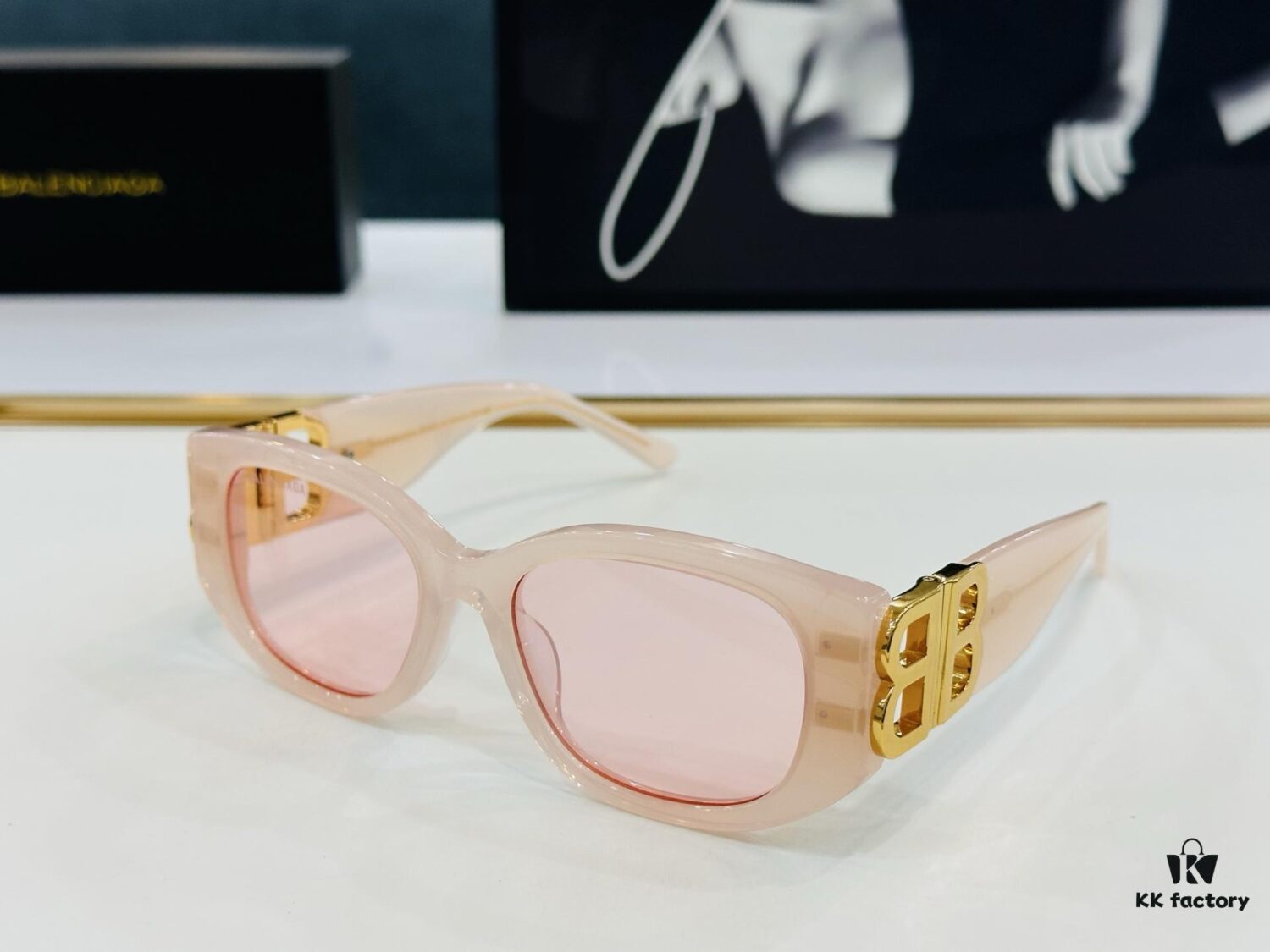 6931ad87ccd8ab3d7afa1c66 BALENCIAGA Balenciaga BB04003 Size: 54□18-130 Unique and Exceptional Design Instantly Appealing Versatile Stylish Look D Universal Fashion High-Quality Sunglasses