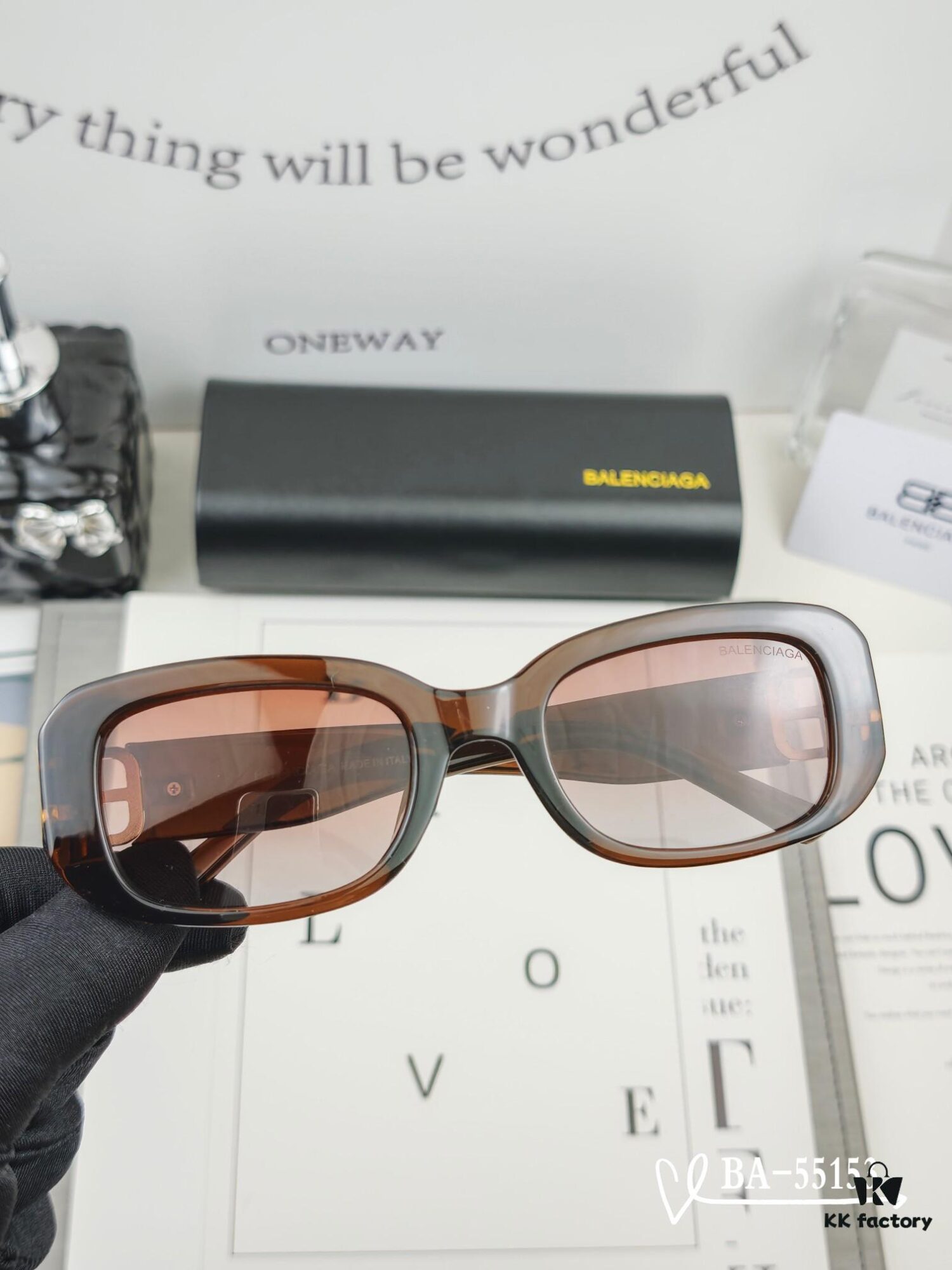 6931ad8dccd8ab3d7afa1cc4 Balenciaga × Polaroid Resin Lens Sunglasses, Lightweight TR Frame, Size 65-13-145, Fashionable UV-Protective Sun Protection for Travel and Daily Wear