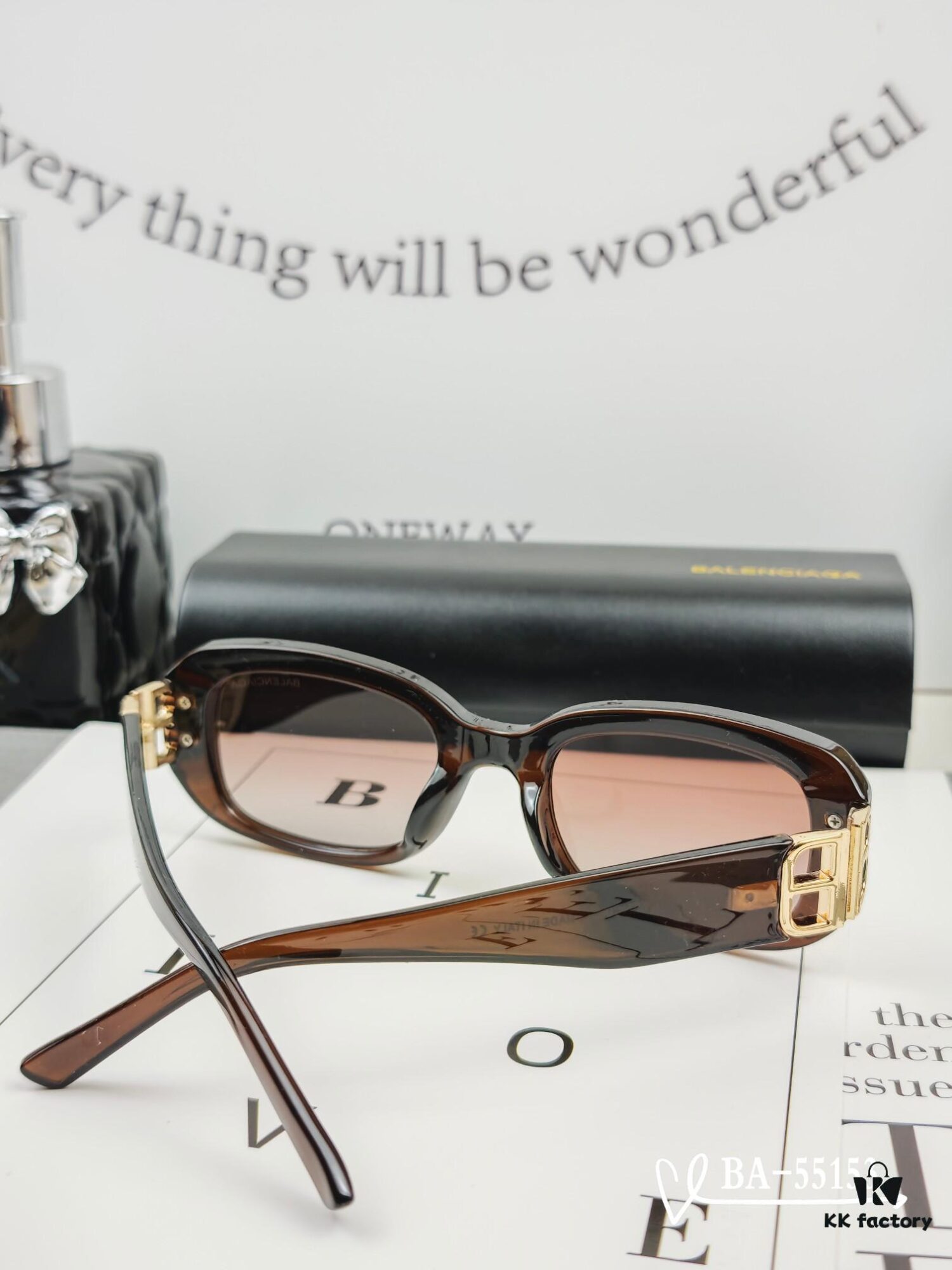 6931ad8dccd8ab3d7afa1cc5 Balenciaga × Polaroid Resin Lens Sunglasses, Lightweight TR Frame, Size 65-13-145, Fashionable UV-Protective Sun Protection for Travel and Daily Wear