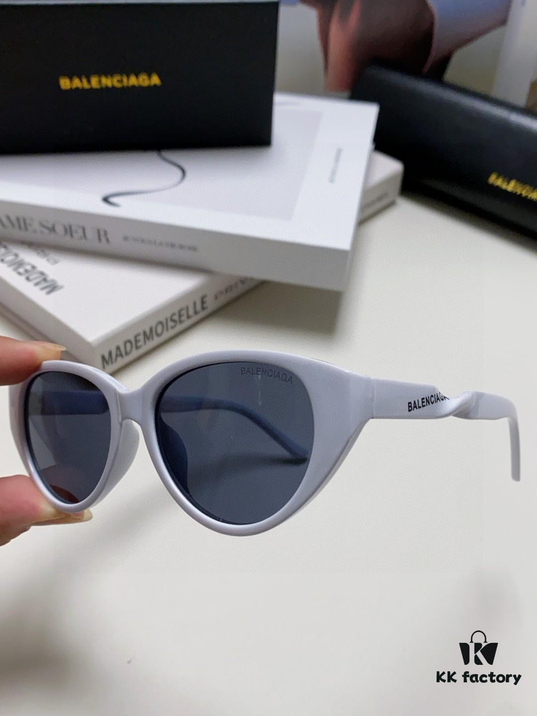 6931ad98ccd8ab3d7afa1d46 BALENCIAGA Balenciaga Latest Unique Frame Design Instantly Love at First Sight Minimalist Small Frame High-Quality Eyewear Sunglasses