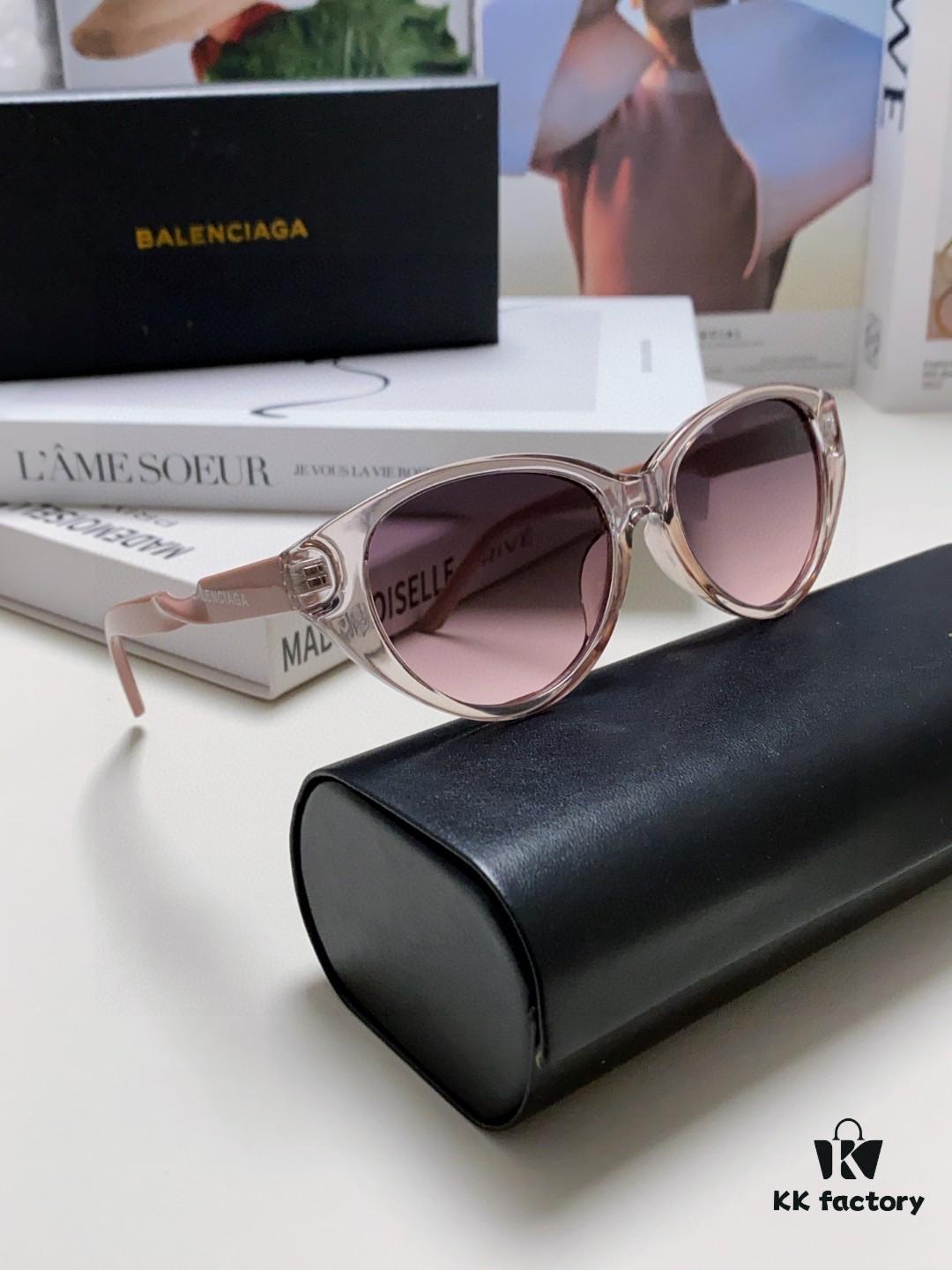 6931ad9accd8ab3d7afa1d5c BALENCIAGA Balenciaga Latest Unique Frame Design Instantly Loved Minimalist Small Frame High-Quality Eyewear Sunglasses