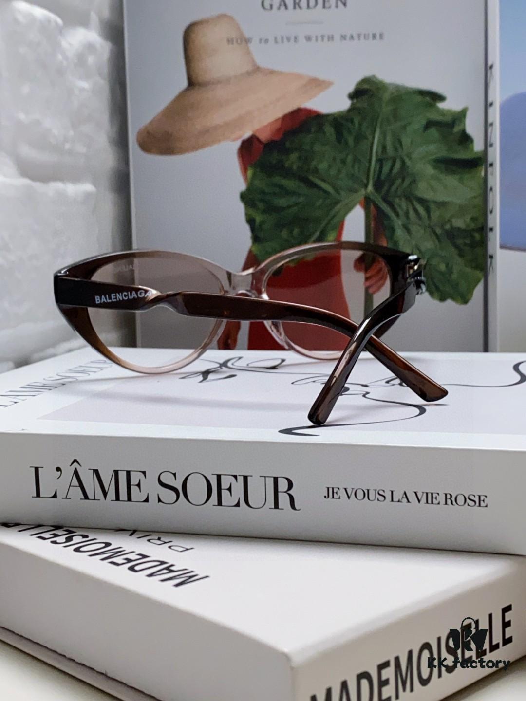 6931ad9accd8ab3d7afa1d61 BALENCIAGA Balenciaga Latest Unique Frame Design Instantly Eye-Catching Minimalist Small Frame High-Quality Eyewear Sunglasses