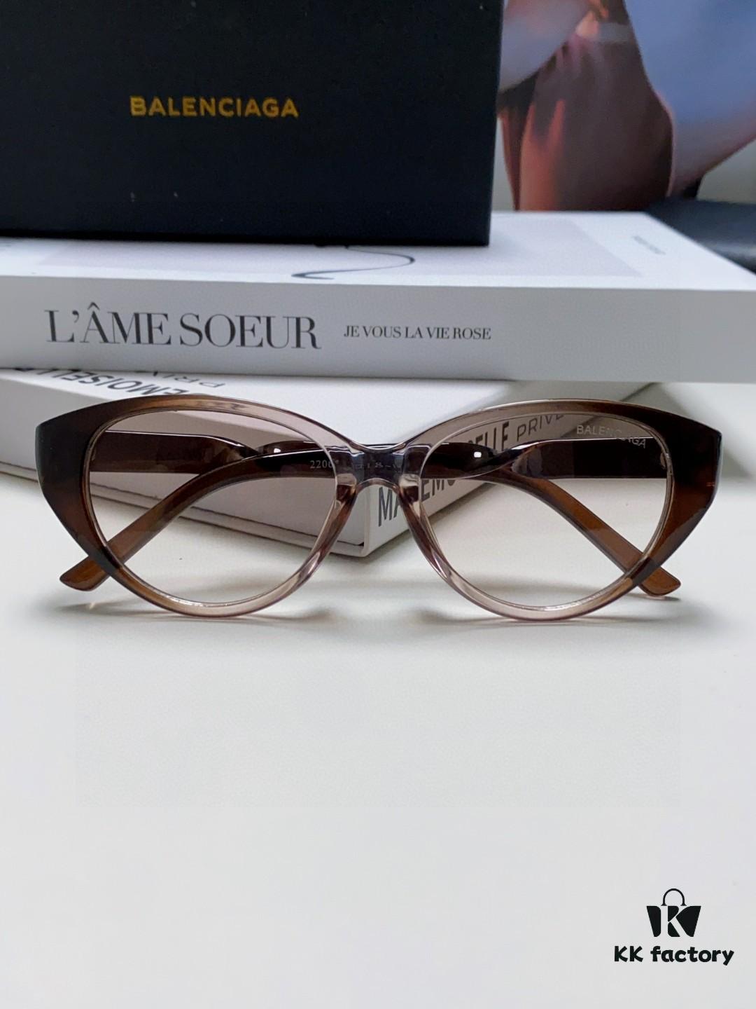 6931ad9accd8ab3d7afa1d65 BALENCIAGA Balenciaga Latest Unique Frame Design Instantly Eye-Catching Minimalist Small Frame High-Quality Eyewear Sunglasses