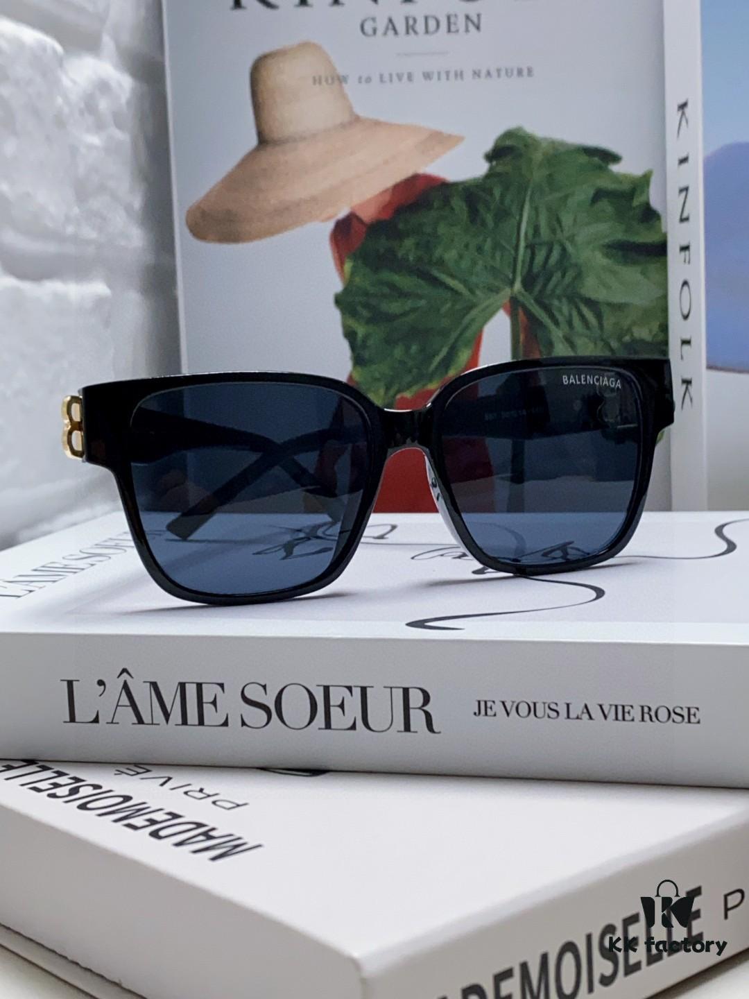 6931ad9bccd8ab3d7afa1d6e BALENCIAGA Balenciaga Latest Unique Frame Design Instantly Eye-Catching Minimalist Small Frame High-Quality Eyewear Sunglasses
