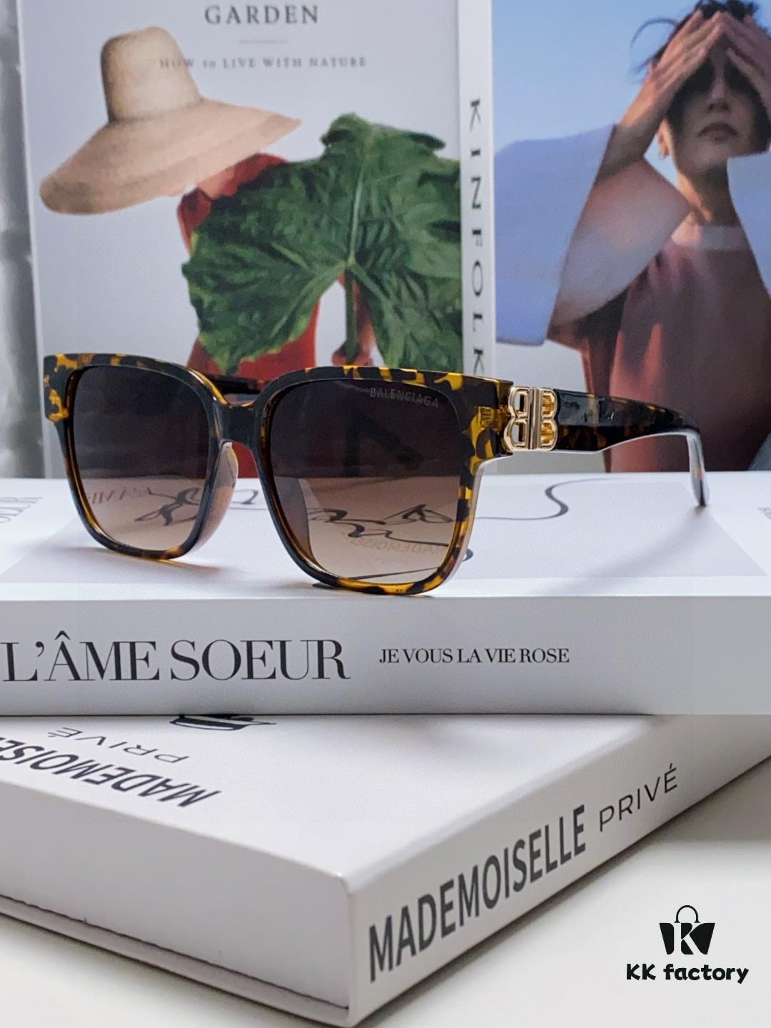 6931ad9cccd8ab3d7afa1d78 BALENCIAGA Square Retro Sunglasses with Gold BB Logo and Foldable Hinge