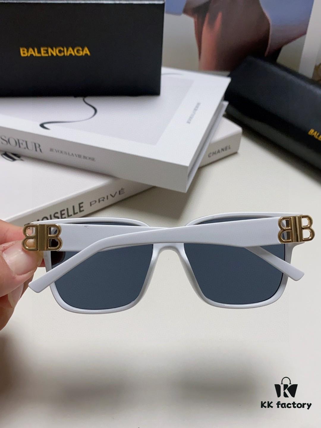6931ad9dccd8ab3d7afa1d89 Balenciaga Square Retro Sunglasses with Gold BB Logo and Folding Hinge