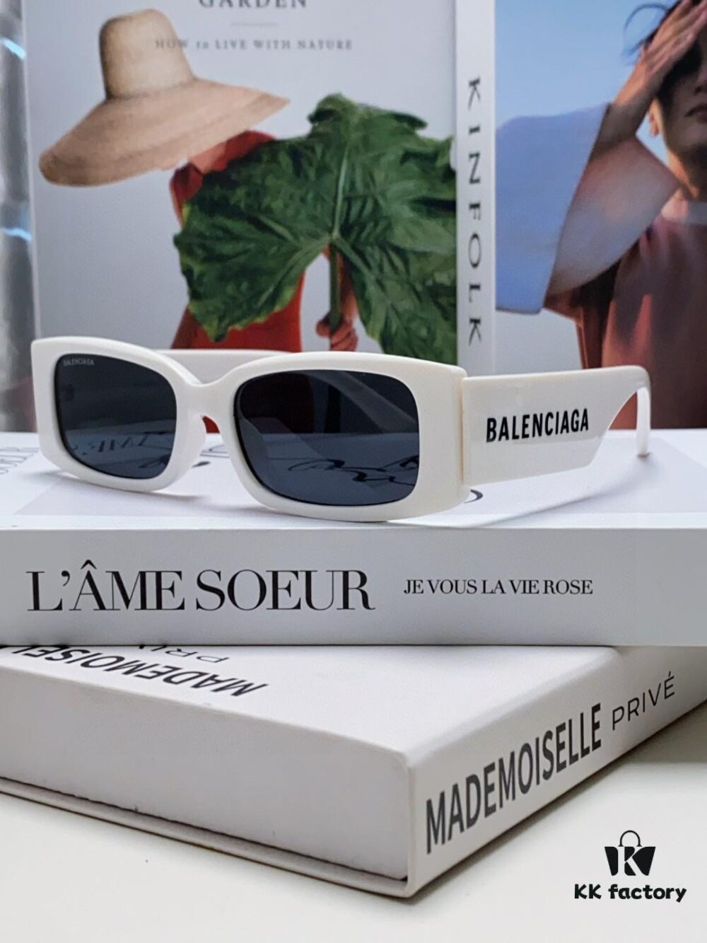 6931ada5ccd8ab3d7afa1de5 Balenciaga 2025 Spring/Summer New Arrival Futuristic Sunglasses, Sporty and Minimalist Unisex Fashion Shades