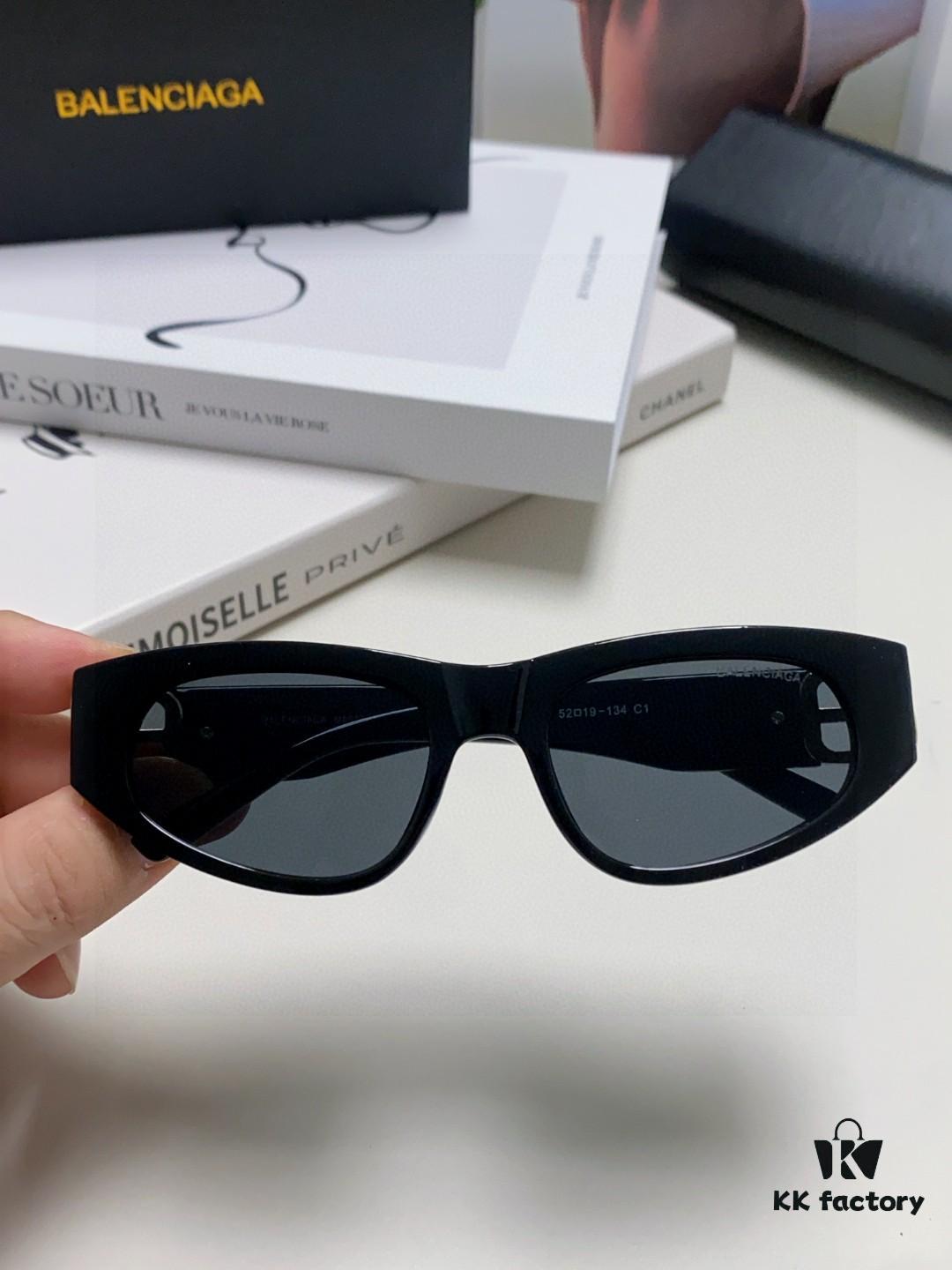 6931ada7ccd8ab3d7afa1e09 Balenciaga Black Sunglasses Double B Streetwear Women's Summer Sun Glasses 2025 New Arrival Hip-Hop Retro Fashion High-End UV Protection Sunglasses