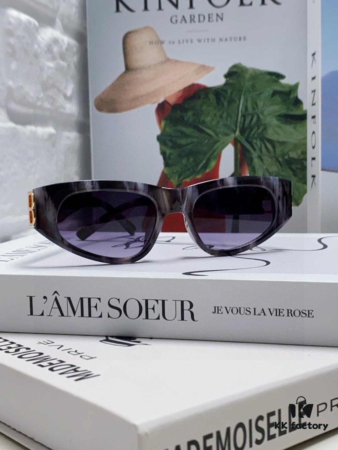 6931ada8ccd8ab3d7afa1e1d Balenciaga Black Sunglasses Double B Streetwear Style Women's Summer Sun Glasses Ins 2025 New Hip-Hop Retro Fashion High-End UV Protection Sunglasses