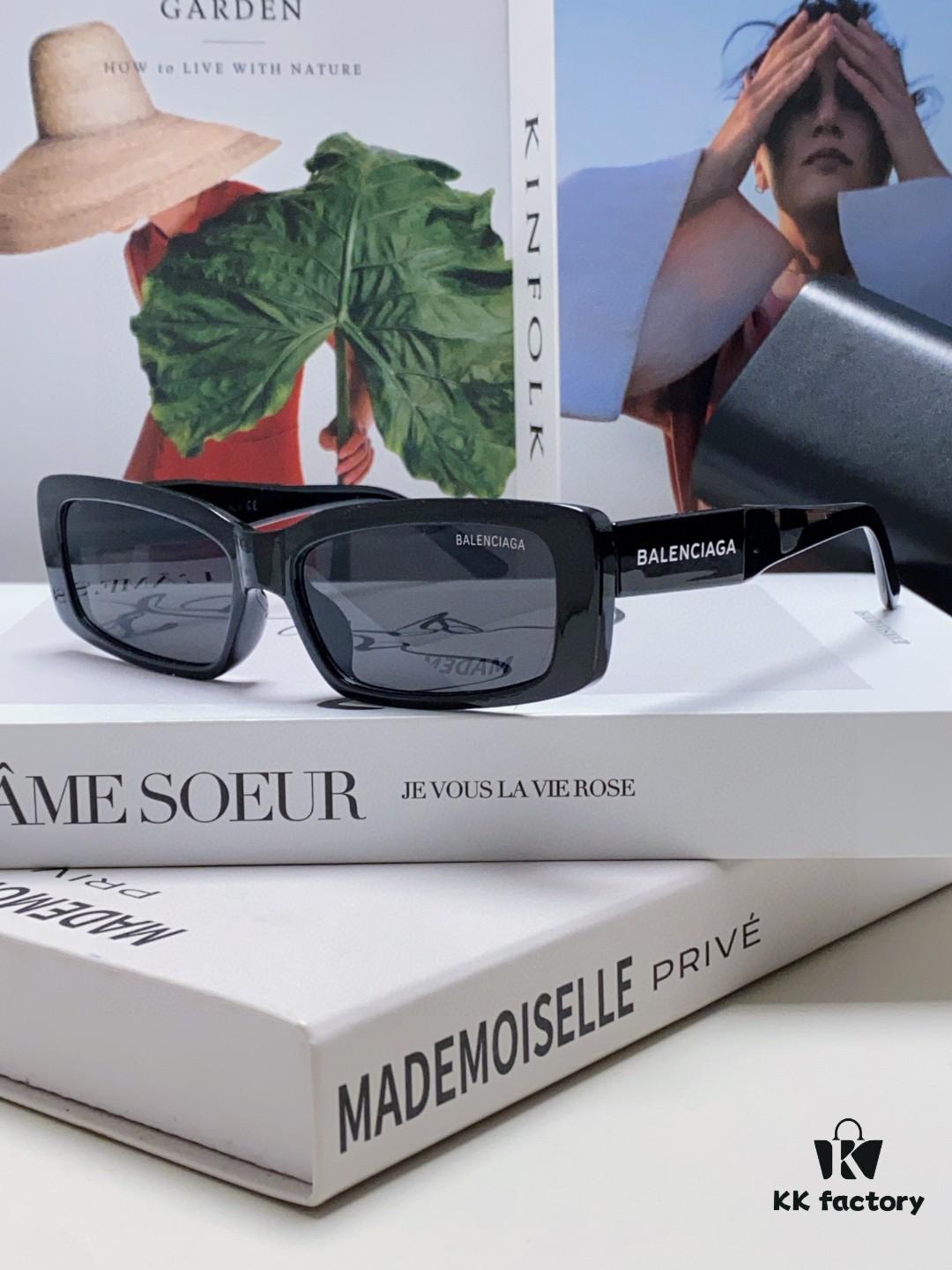 6931ada9ccd8ab3d7afa1e26 Balenciaga 2025 New Arrival European and American Fashion Statement Rectangular Sunglasses with Wide Lettering, Trendy Instagram-Worthy Avant-Garde Eyewear