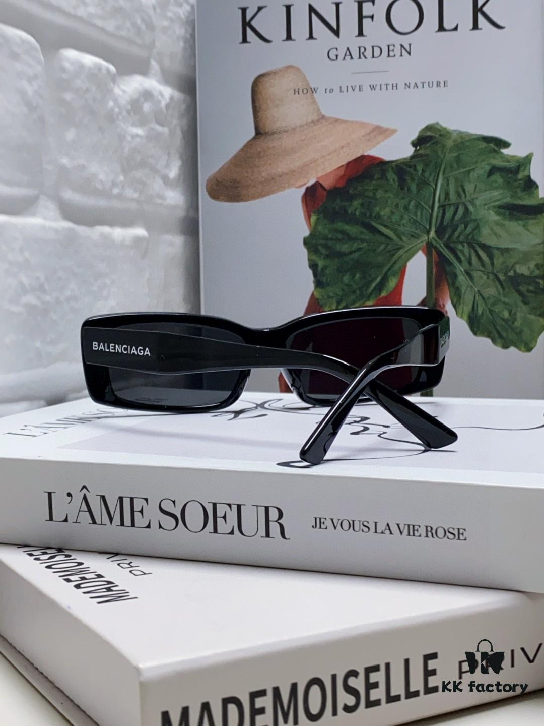 6931ada9ccd8ab3d7afa1e28 Balenciaga 2025 New Arrival European and American Fashion Statement Rectangular Sunglasses with Wide Lettering, Trendy Instagram-Worthy Avant-Garde Eyewear