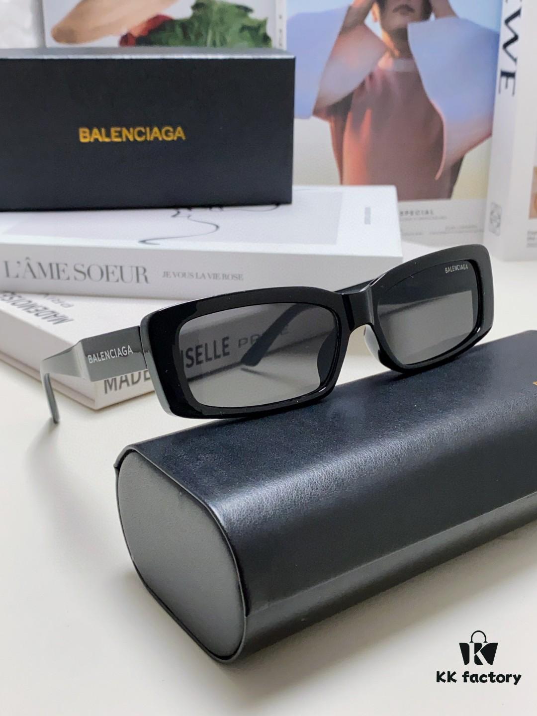 6931ada9ccd8ab3d7afa1e2d Balenciaga 2025 New Arrival European and American Fashion Statement Rectangular Sunglasses with Wide Lettering, Trendy Instagram-Worthy Avant-Garde Eyewear