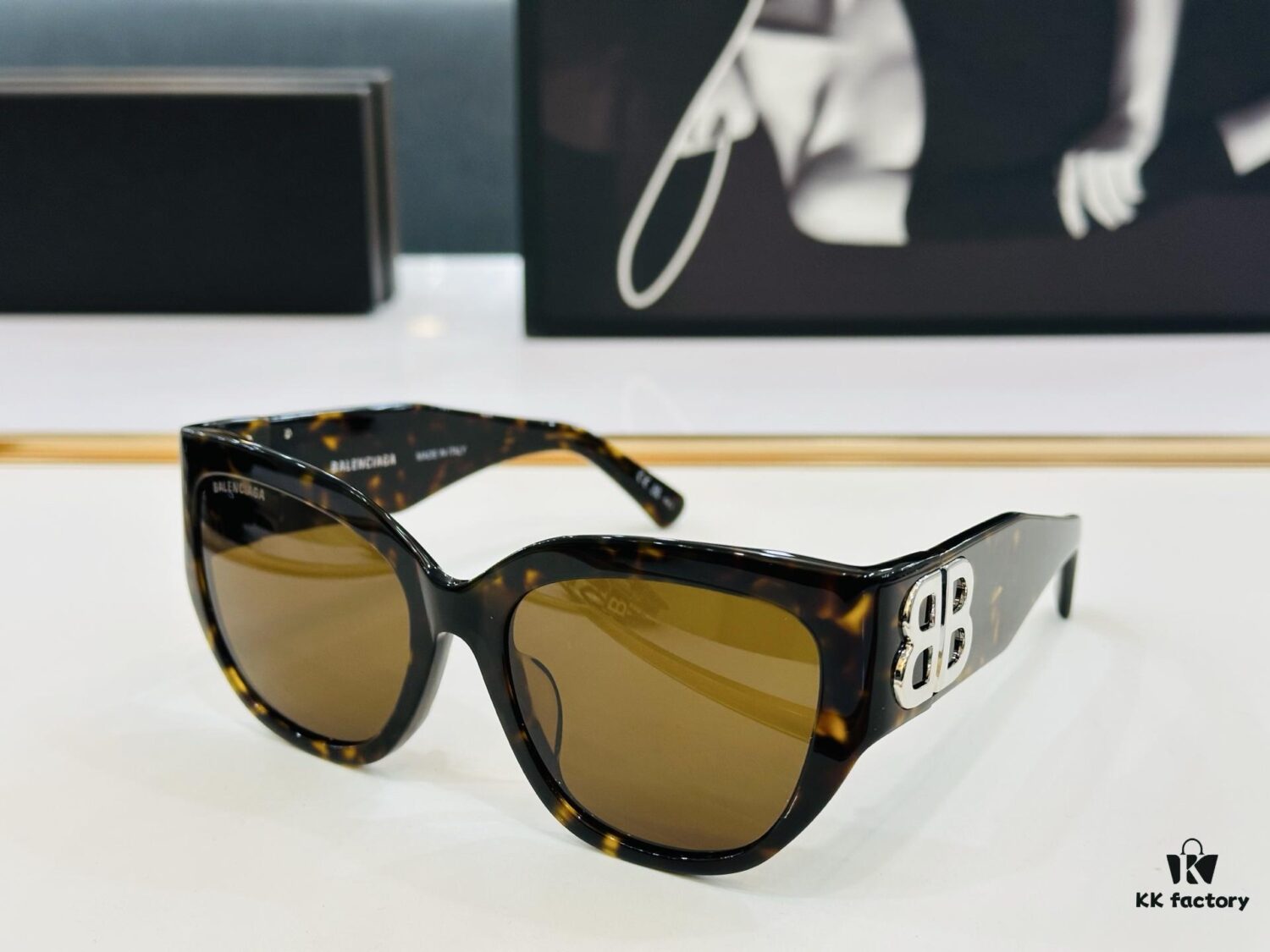 6931adabccd8ab3d7afa1e46 BALENCIAGA BB0323SK Size 55□19-125, Unique and Stylish Design, Highly Versatile Sunglasses