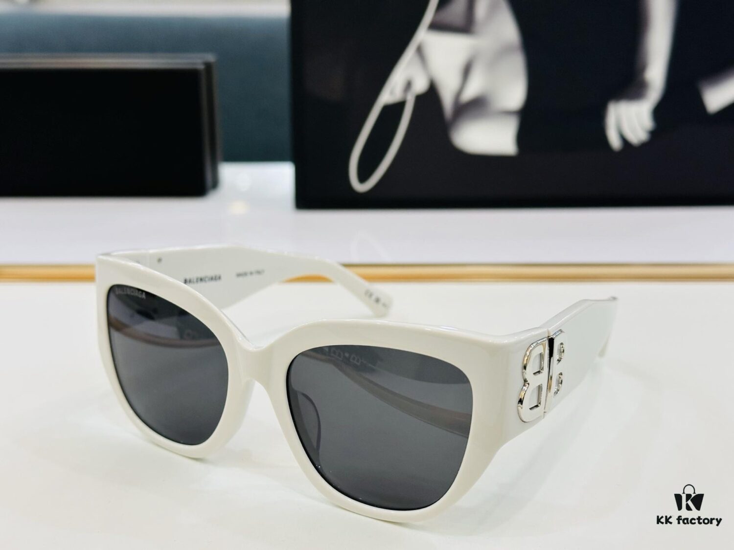 6931adabccd8ab3d7afa1e48 BALENCIAGA BB0323SK Size 55□19-125, Unique and Stylish Design, Highly Versatile Sunglasses