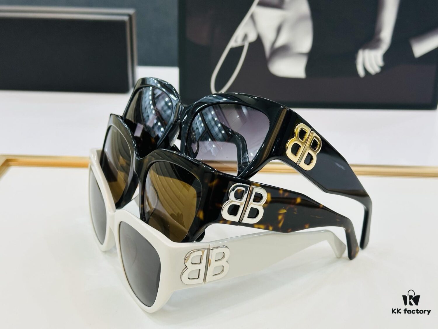 6931adabccd8ab3d7afa1e49 BALENCIAGA BB0323SK Size 55□19-125, Unique and Stylish Design, Highly Versatile Sunglasses