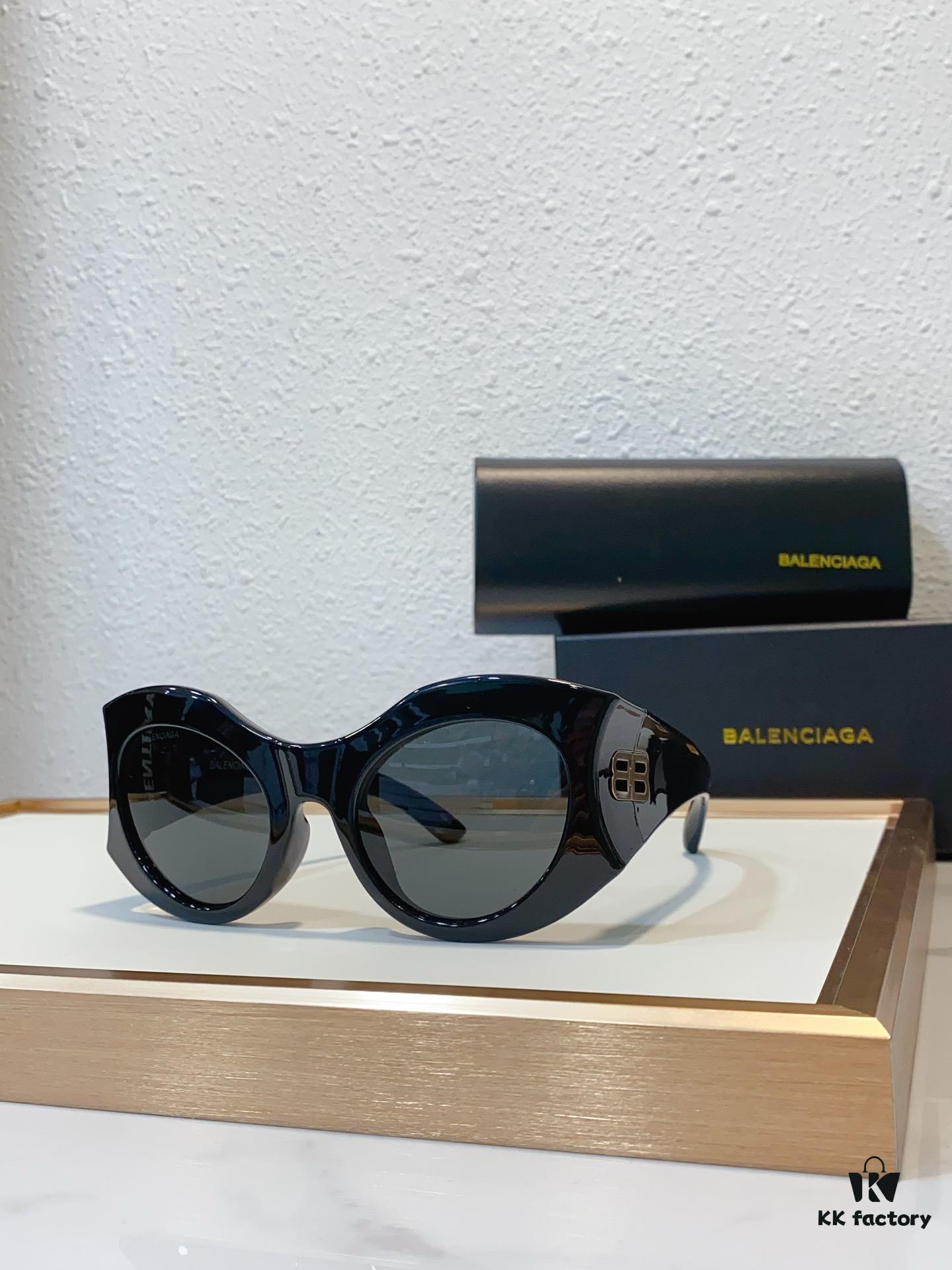 130 BALENCIAGA Balenciaga Model BB0256 Sunglasses