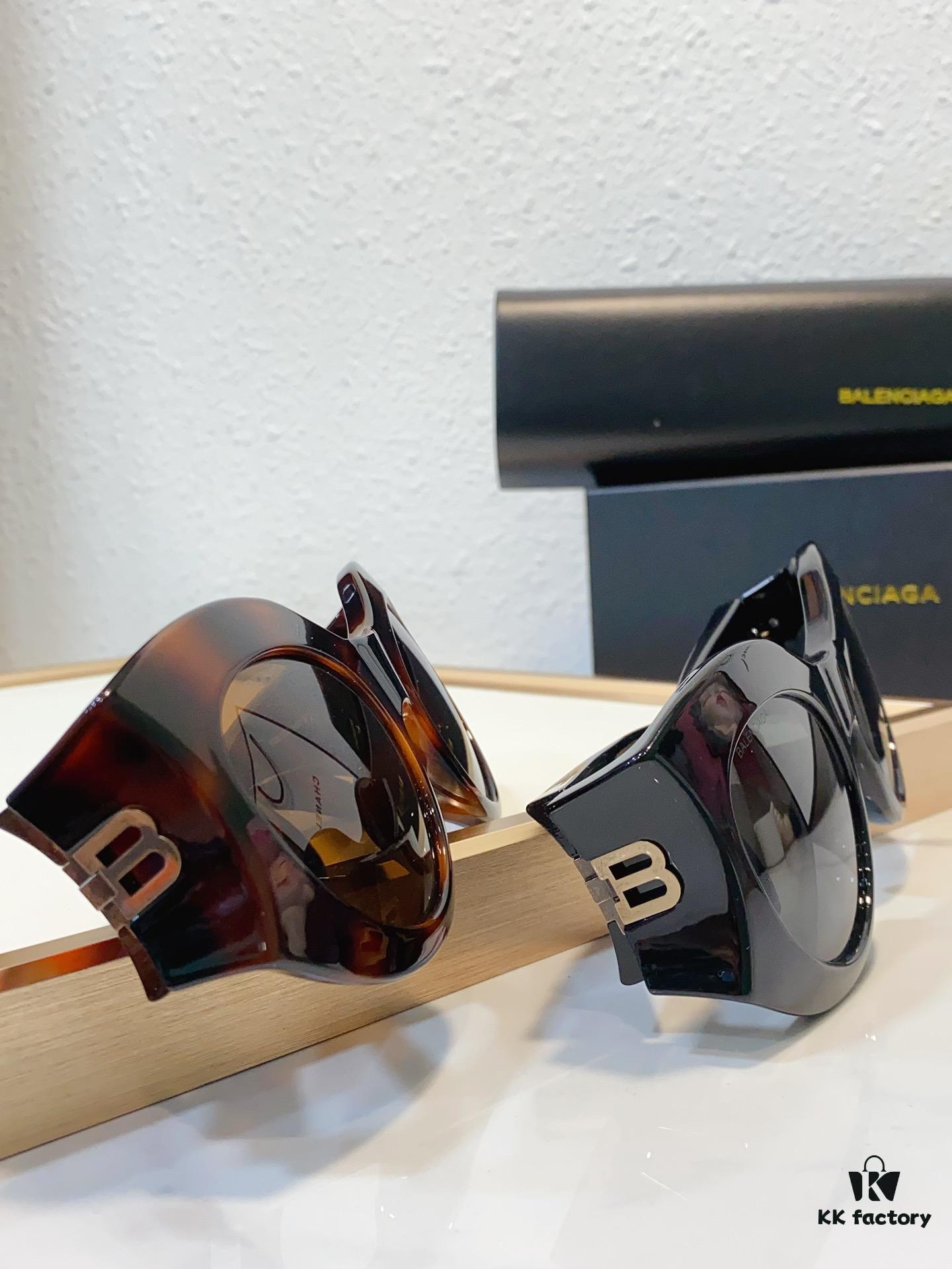 130 BALENCIAGA Balenciaga Model BB0256 Sunglasses