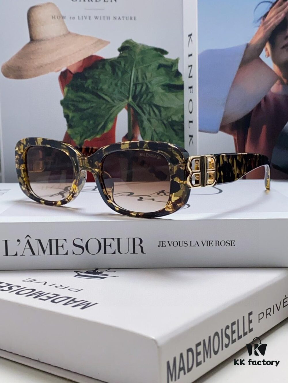 6931adb6ccd8ab3d7afa1ed9 Balenciaga 2024 New Arrival Women's Fashion Classic BB Narrow-Frame Sunglasses BB0310SK Eyewear