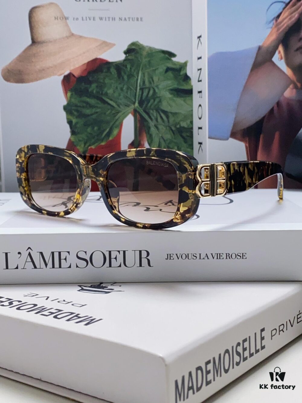 6931adceccd8ab3d7afa2029 Balenciaga 2024 New Arrival Women's Fashion Classic BB Narrow Frame Sunglasses BB0310SK Eyewear