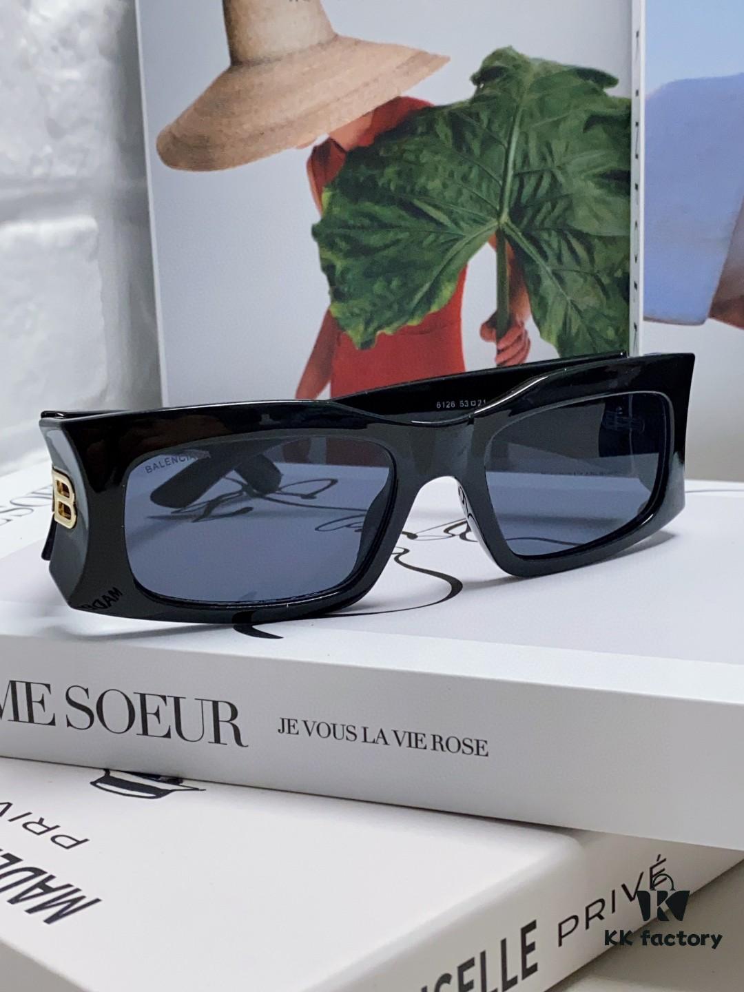 6931adcfccd8ab3d7afa2035 Balenciaga Black Square Frame BB Logo Sunglasses for Women, Stylish and Slimming UV-Protective Sun Glasses, Trendy Must-Have Fashion Accessory