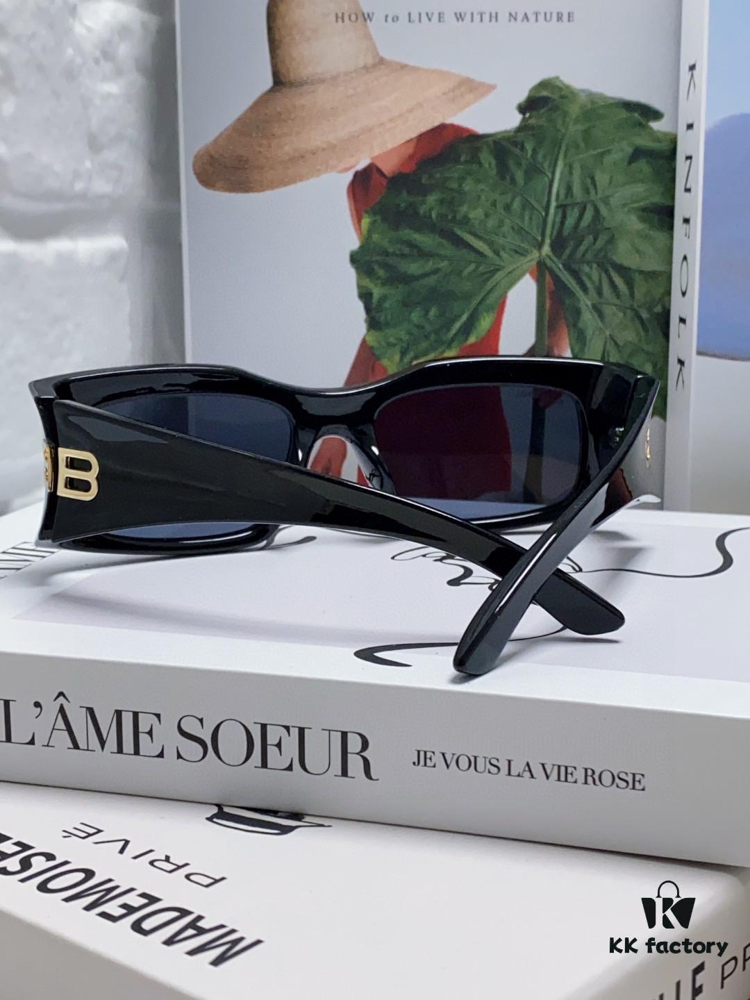 6931adcfccd8ab3d7afa2036 Balenciaga Black Square Frame BB Logo Sunglasses for Women, Stylish and Slimming UV-Protective Sun Glasses, Trendy Must-Have Fashion Accessory